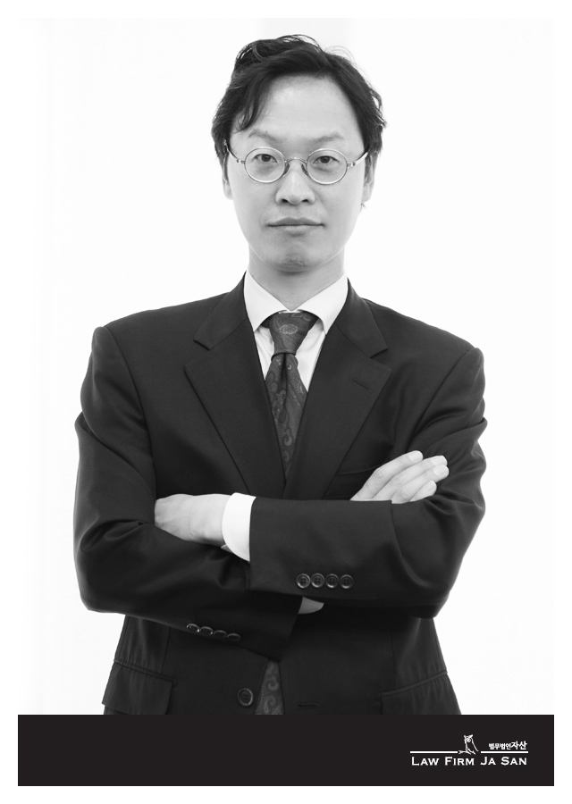 lawyer03.jpg