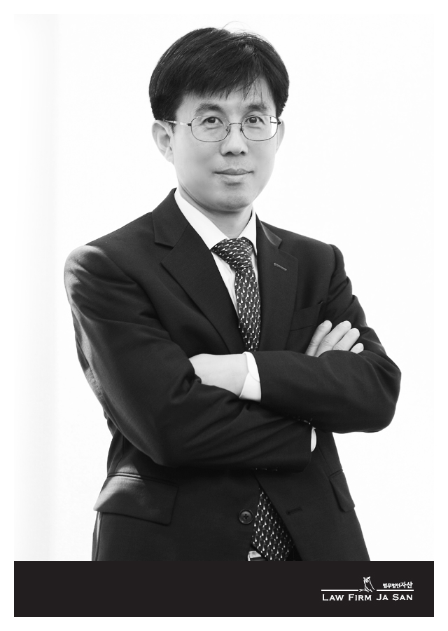 lawyer05.jpg